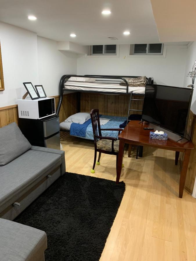 Отель Big Oasis Studio Near Airport Yyz Торонто Экстерьер фото