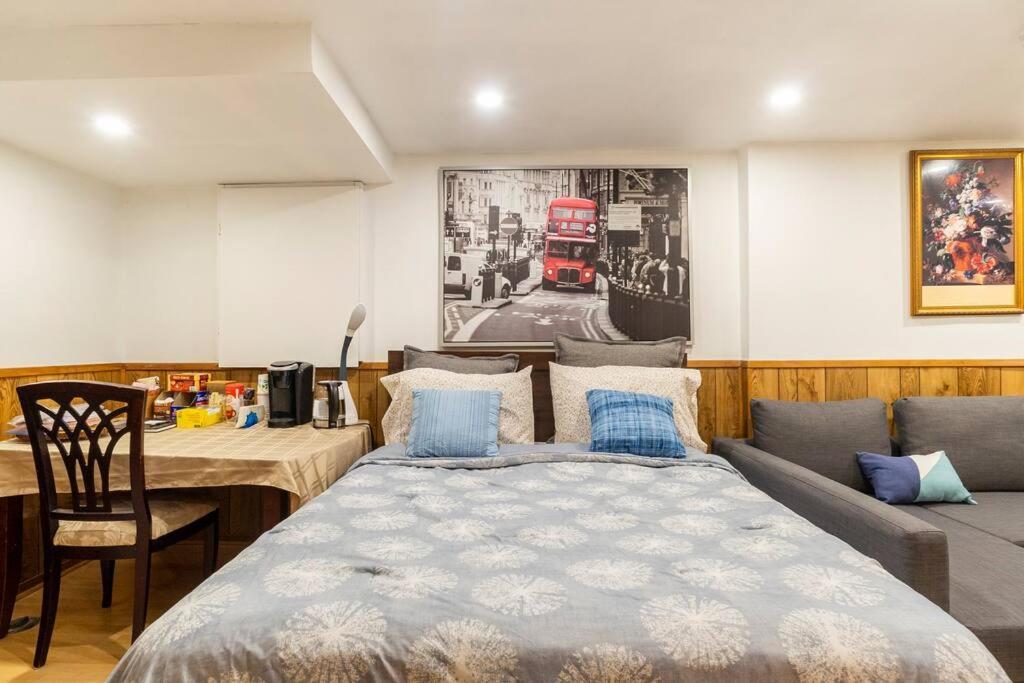 Отель Big Oasis Studio Near Airport Yyz Торонто Экстерьер фото