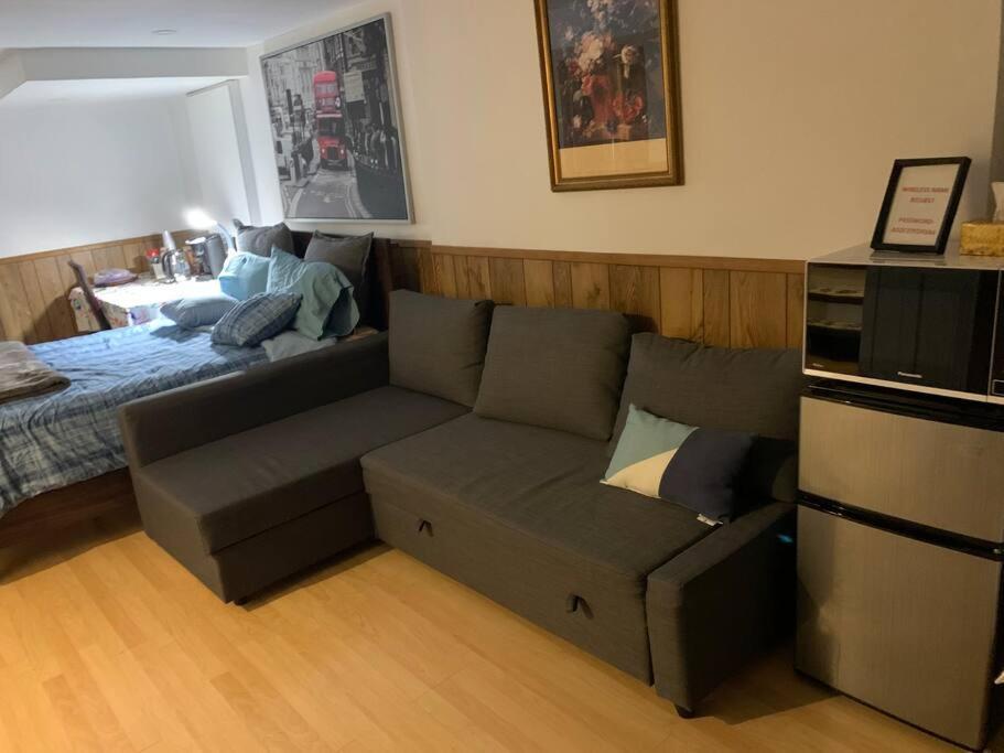 Отель Big Oasis Studio Near Airport Yyz Торонто Экстерьер фото